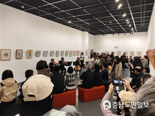 충남도서관 작은 음악회 ‘성황’