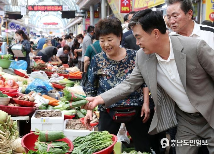충청남도 김태흠 지사, 추석 연휴 첫 날 도민과 소통