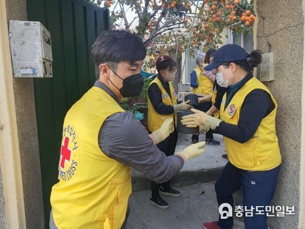 대전시 중구 서대전우체국 적십자봉사회, 사랑의 연탄배달 봉사활동