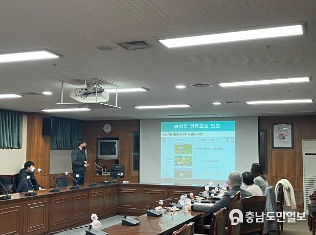 제5회 농작업안전경진대회 심사 모습