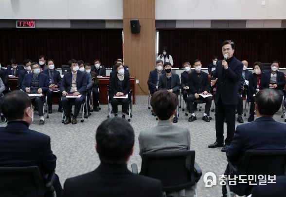 김태흠 충남도지사 “도민 위한 적극행정 펼쳐 달라”