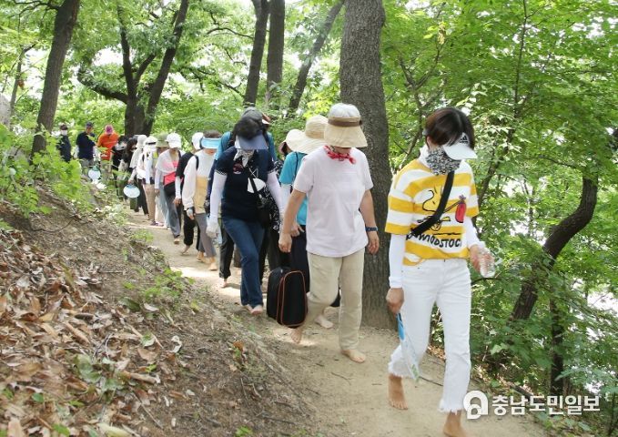 2023년 숲길 맨발걷기 행사 사진