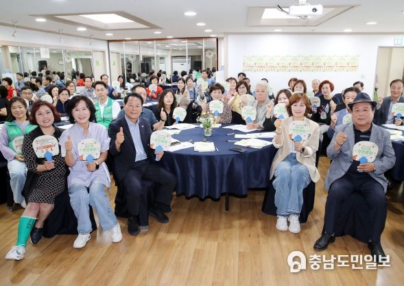 광명시 철산1동 주민자치회는 지난 1일 동 행정복지센터와 사성공원에서 제4회 주민총회와 플리마켓을 성황리에 개최했다