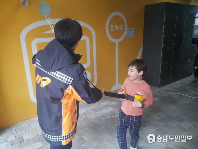 천안서북소방서, 아파트 완강기 체험교육 실시