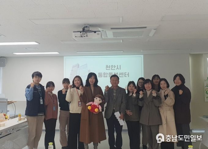 윤은미 천안시 복지정책국장이 지난 17일 시립노인요양병원 건립 부지를 방문해 현안 사항을 점검했다.