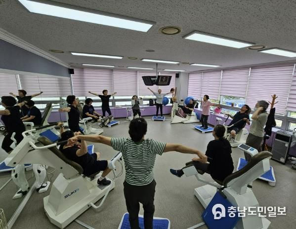 지난해 운영된 운동 프로그램에 시민들이 참여하고 있다.