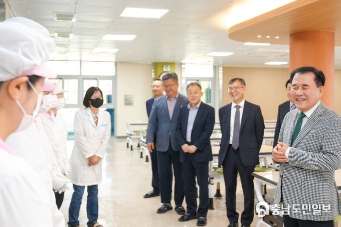 충남교육청, 간부공무원 급식 위생안전 특별점검 추진